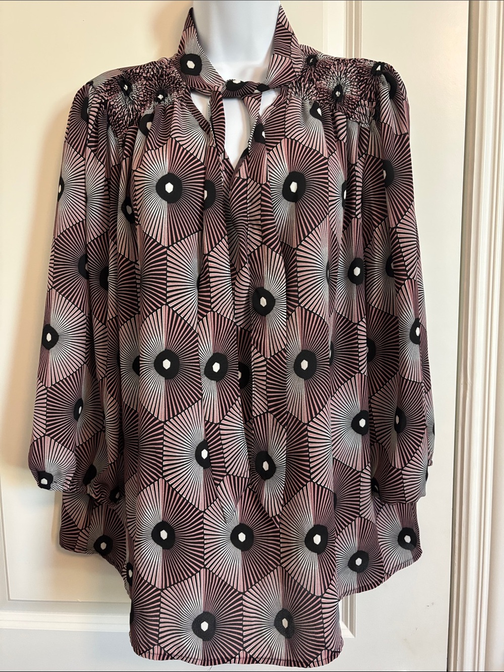A Love Story Women’s Pink Geometric Tie-Neck Blouse XL #75T